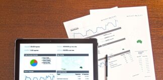 Kto zatwierdzą raport z audytu?