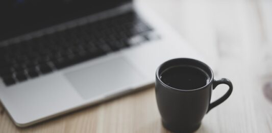 Czy można pracować z innego kraju? Czy można pracować z innego kraju?