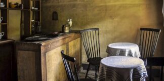 Czym się różni etnografia od etnologii? Czym się różni etnografia od etnologii?