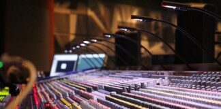 Jak włączyć Soundboard na DC? Jak włączyć Soundboard na DC?